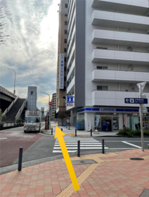 �^�������i�݁A�V���l�t�W�r���[�z�e���̑O��ʂ�߂���ƃ��[�\��������܂��B